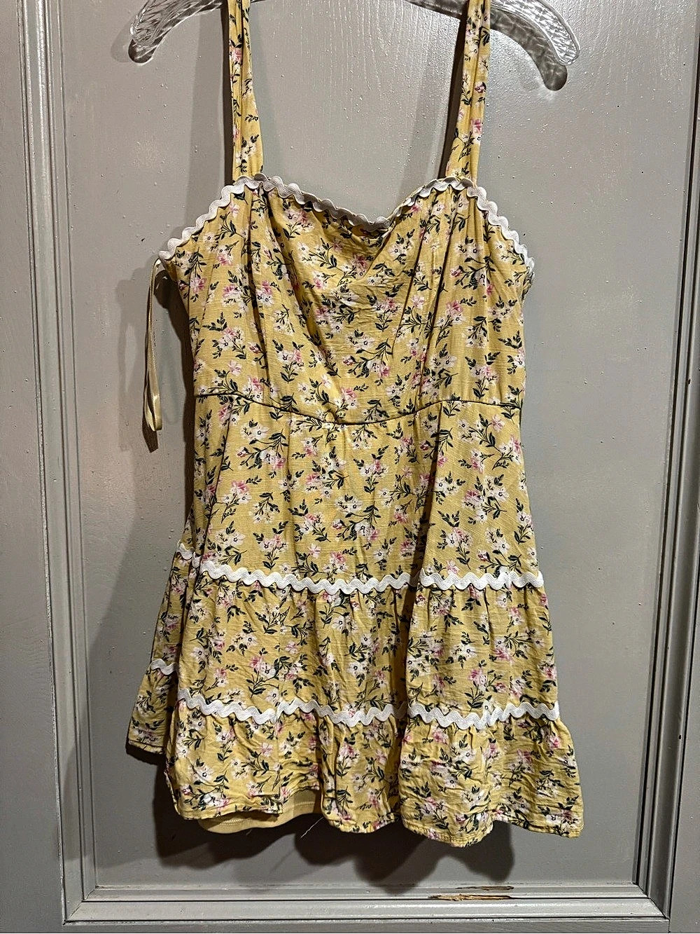 Trixxi Floral Mini Dress in Yellow XL Like New